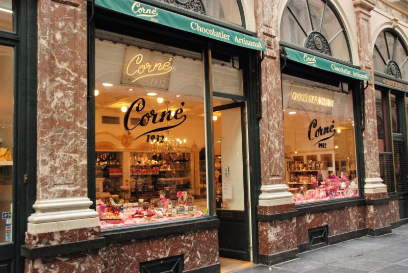 chocolaterie-PONTEVES-min_chocolate_chocolaterie_shop_luxury_chic_gallery_brussels_belgium-558146